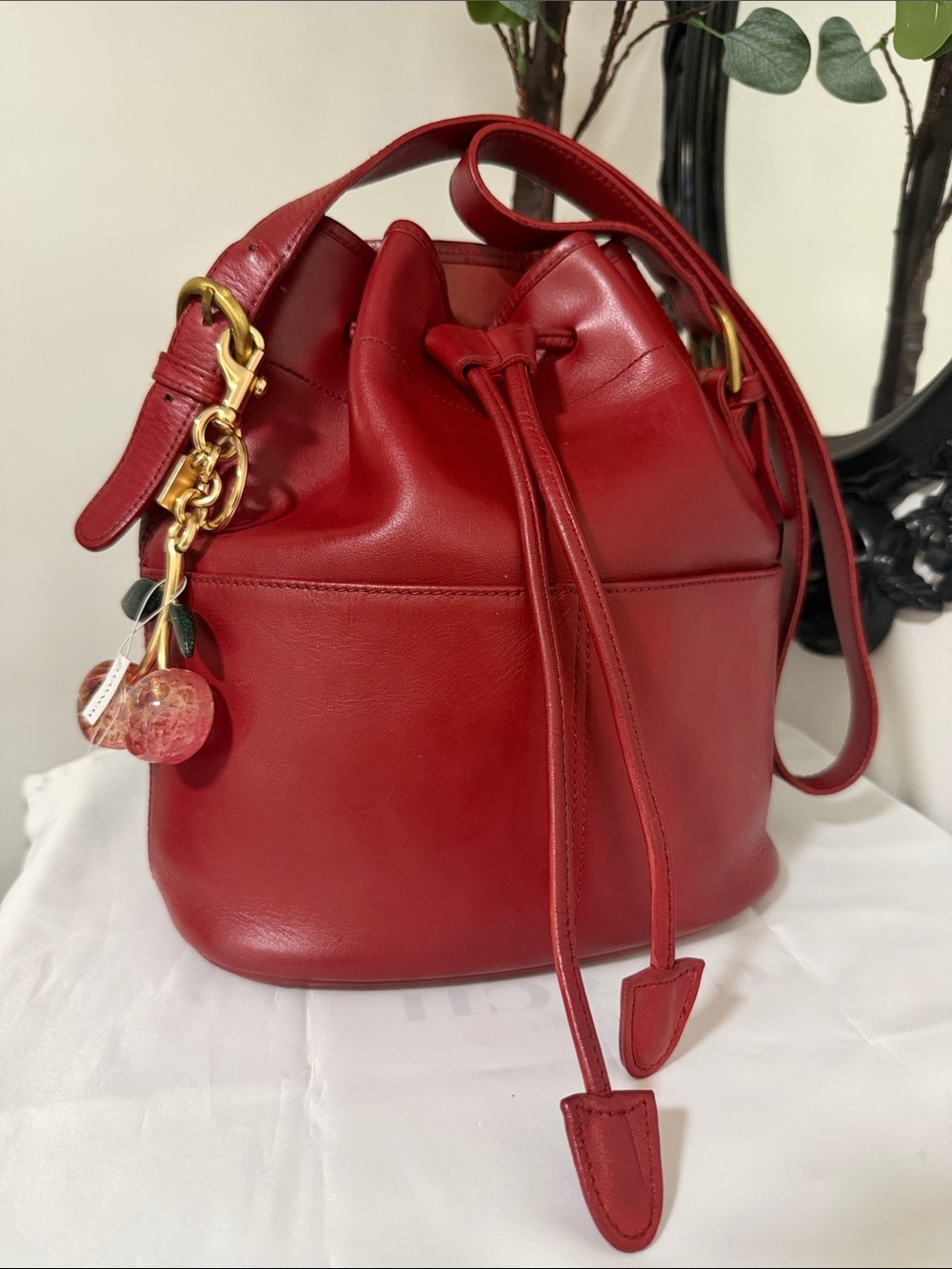 GENUINE LEATHER Red Leather Drawstring Shoulder Bucket Bag 🍒🍒🍒